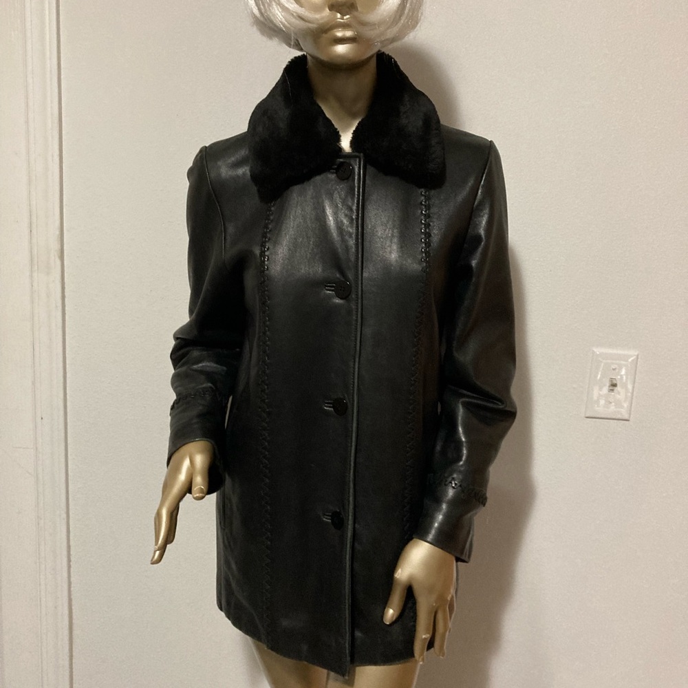 Black leather coat size S removable collar gorgeous